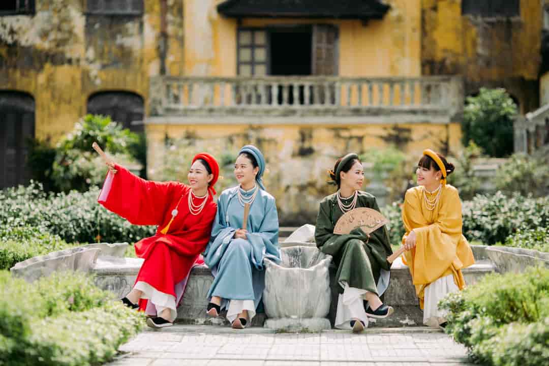 Chất liệu sử dụng may áo Tấc rất đa dạng