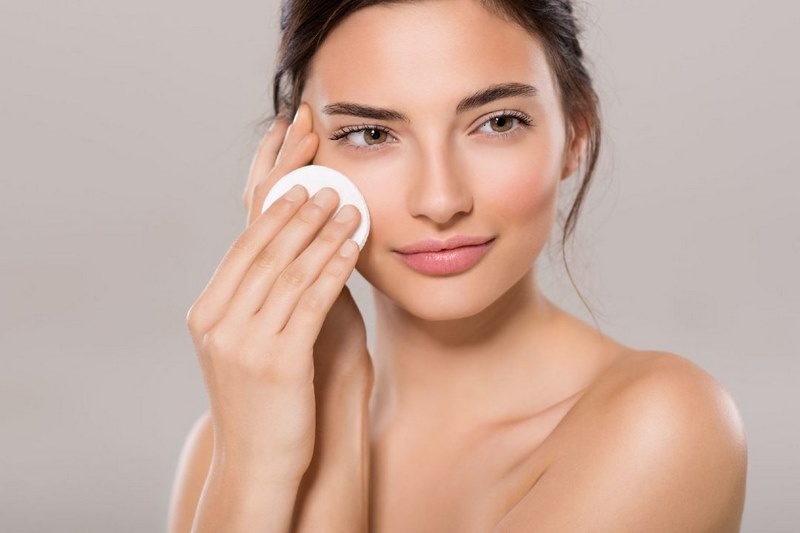 Tẩy trang là bước đầu tiên quyết định độ hiệu quả của quá trình