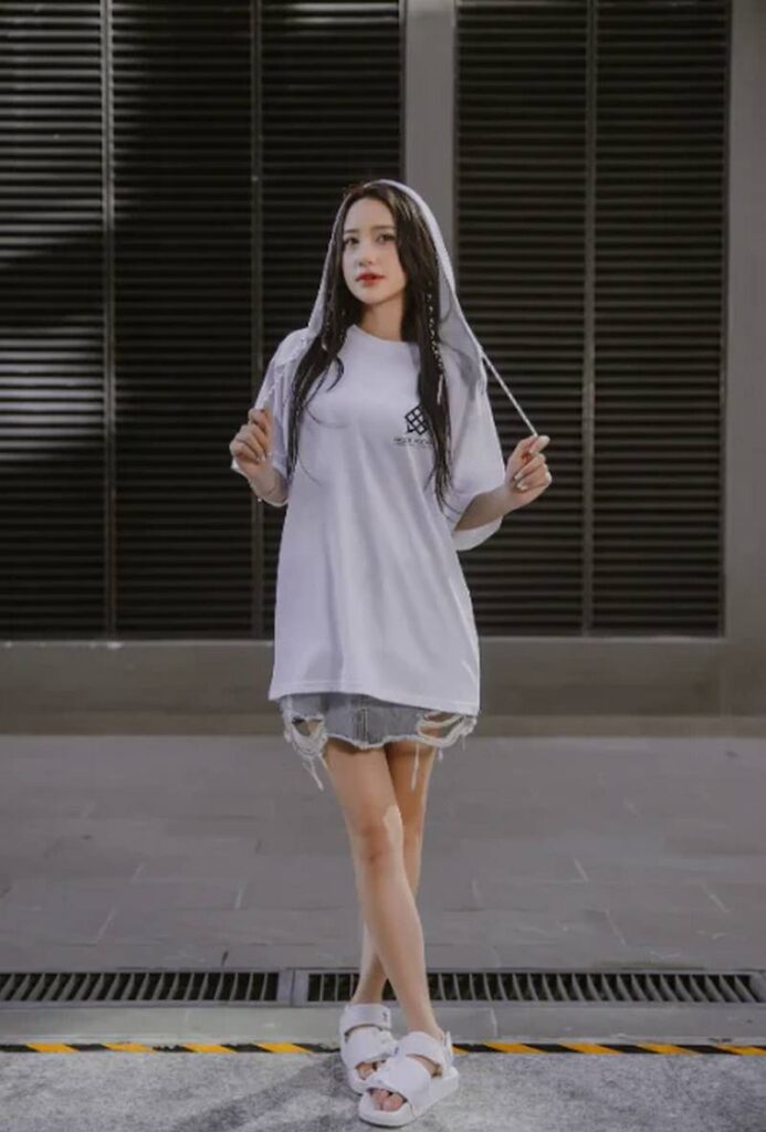 Áo hoodie unsiex dáng rộng là item hot hit