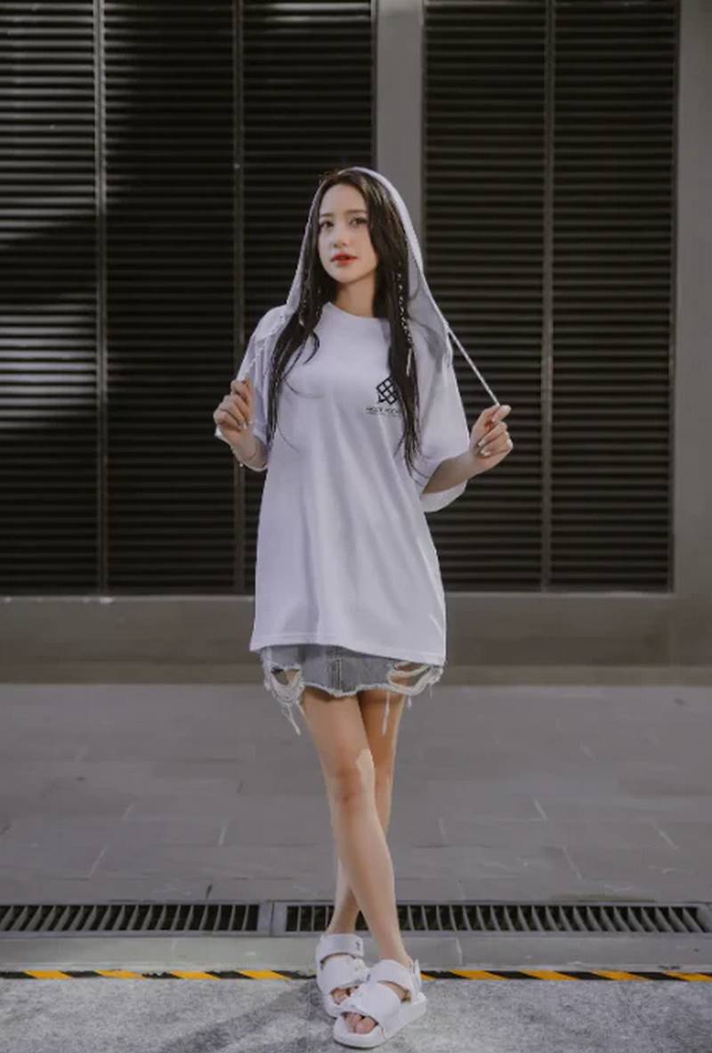 Áo hoodie unsiex dáng rộng là item hot hit