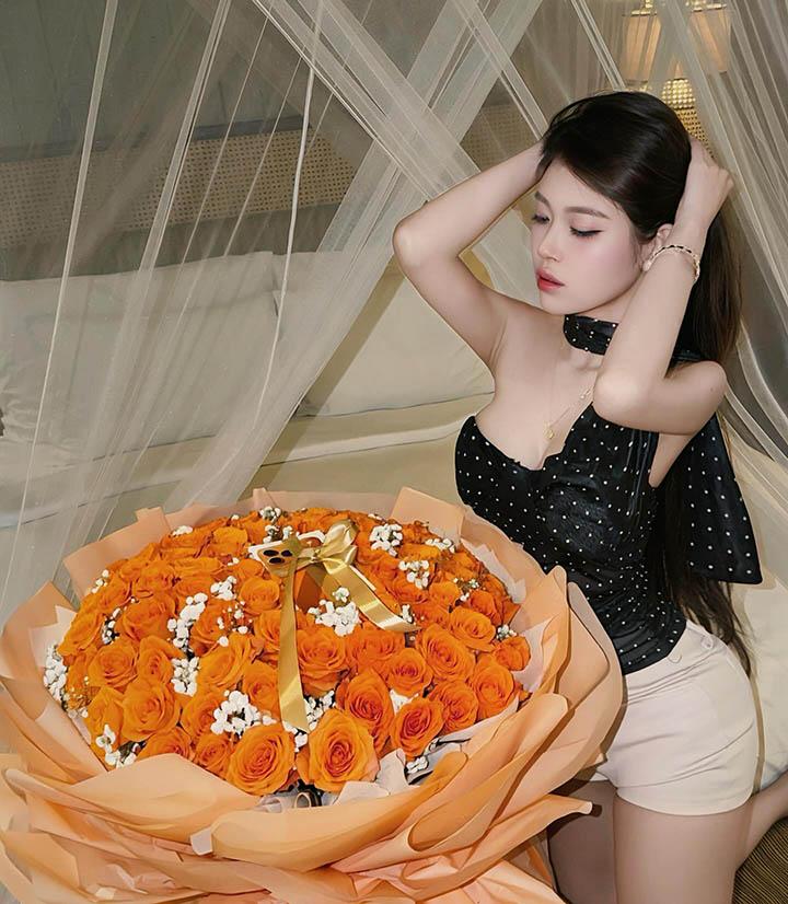 Hot Girl Thường Xuất Hiện Với Phong Cách Sang Chảnh Bất Ngờ "Lột Xác" Qua Bộ Ảnh Bikini