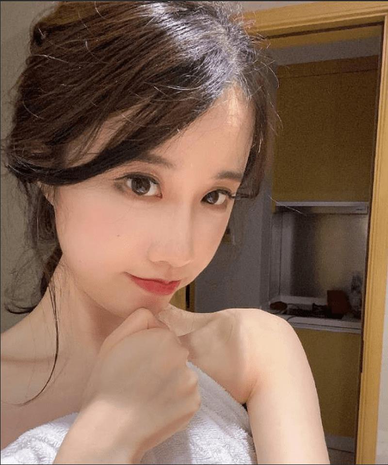 “Uổng phí nhan sắc” cấp độ thượng thừa: Nữ streamer Rabbit