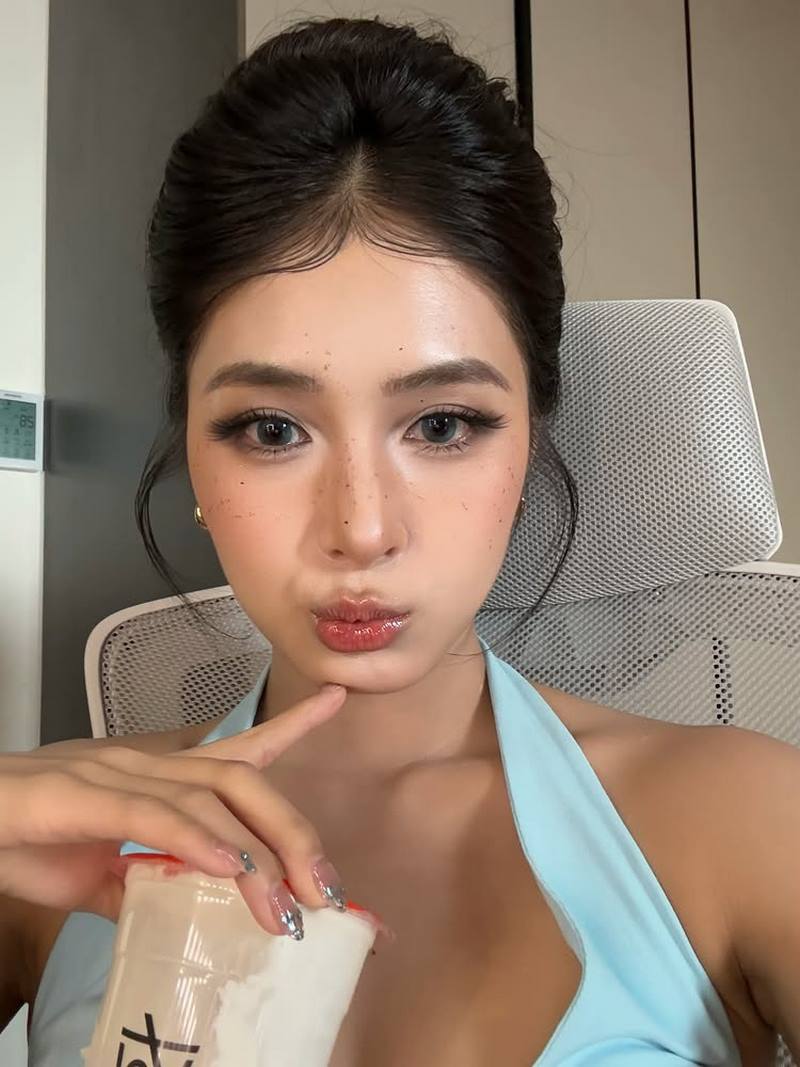Cú Lột Xác Ngoạn Mục Của Quỳnh Alee: Từ "Nữ Thần Kẹo Ngọt" Đến Mỹ Nữ Âu Mỹ Gây Bão Mạng