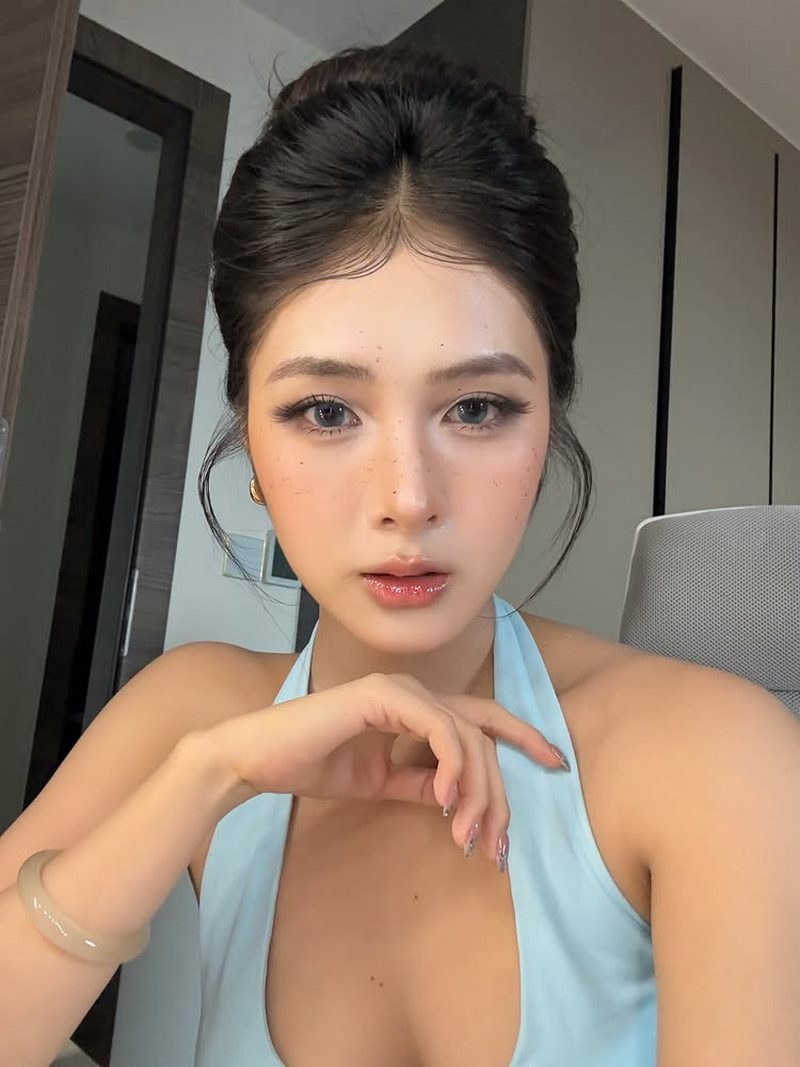 Cú Lột Xác Ngoạn Mục Của Quỳnh Alee: Từ "Nữ Thần Kẹo Ngọt" Đến Mỹ Nữ Âu Mỹ Gây Bão Mạng