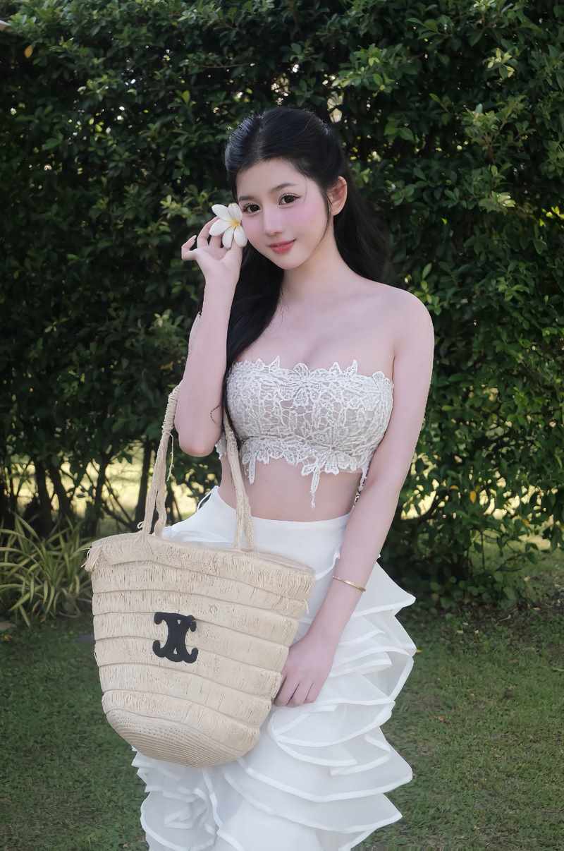 Visual "nàng thơ" ngọt lịm tim của idol 2k2 Mai Linh